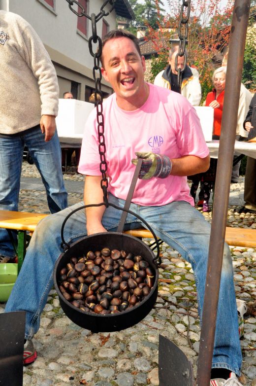 Arcegno Castagnata 2010 002